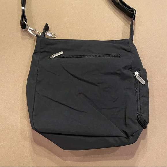 Travelon Exclusive Edition Black Quilted Anti-Theft Crossbody Bag - Picture 4 of 12